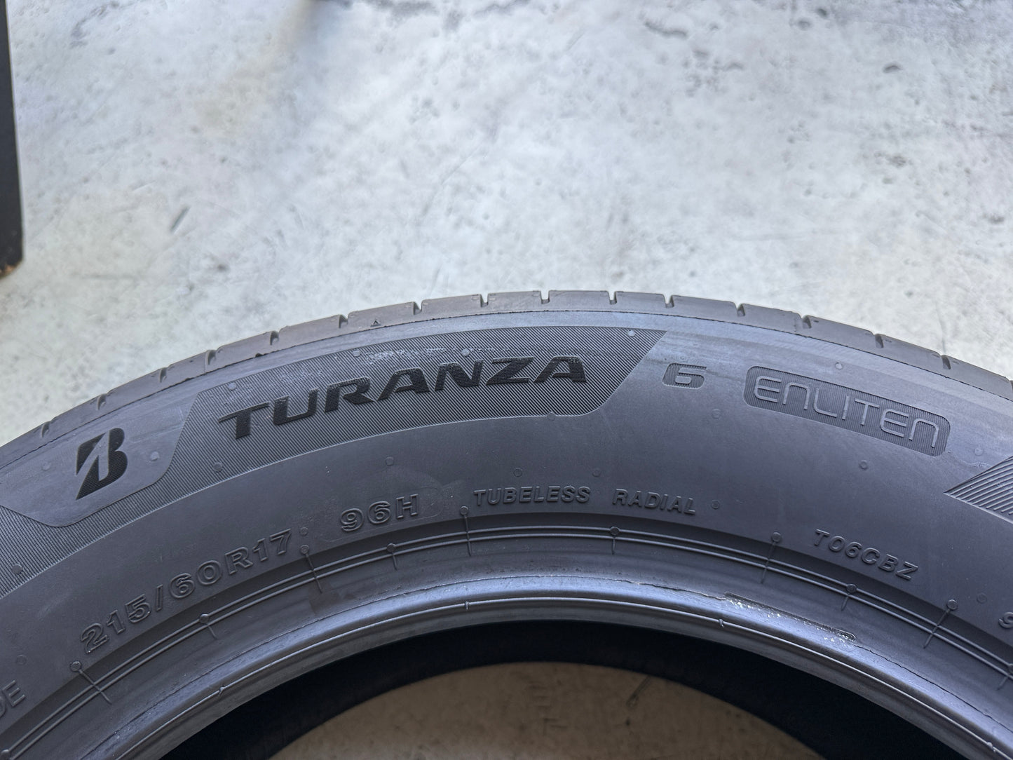 Usato: 4 Pneumatici Bridgestone Turanza 6 215/60R17 96H Enliten Estivi 95% Residui