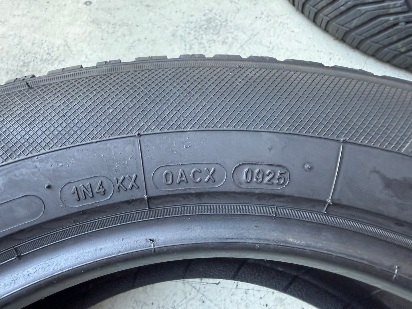 Usato: 4 Pneumatici Michelin CrossClimate 2 + Kleber Quadraxer SUV 215/60R17 100V XL 4 Stagioni 75-90% Residui