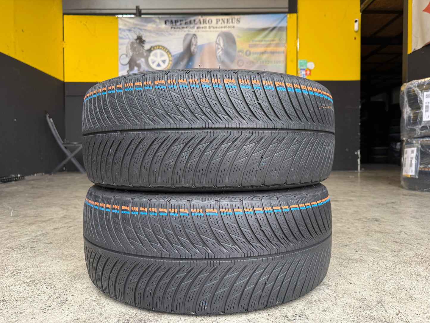 Usato: 2 Gomme 235/40R19 96W XL Michelin Invernali 75% residui