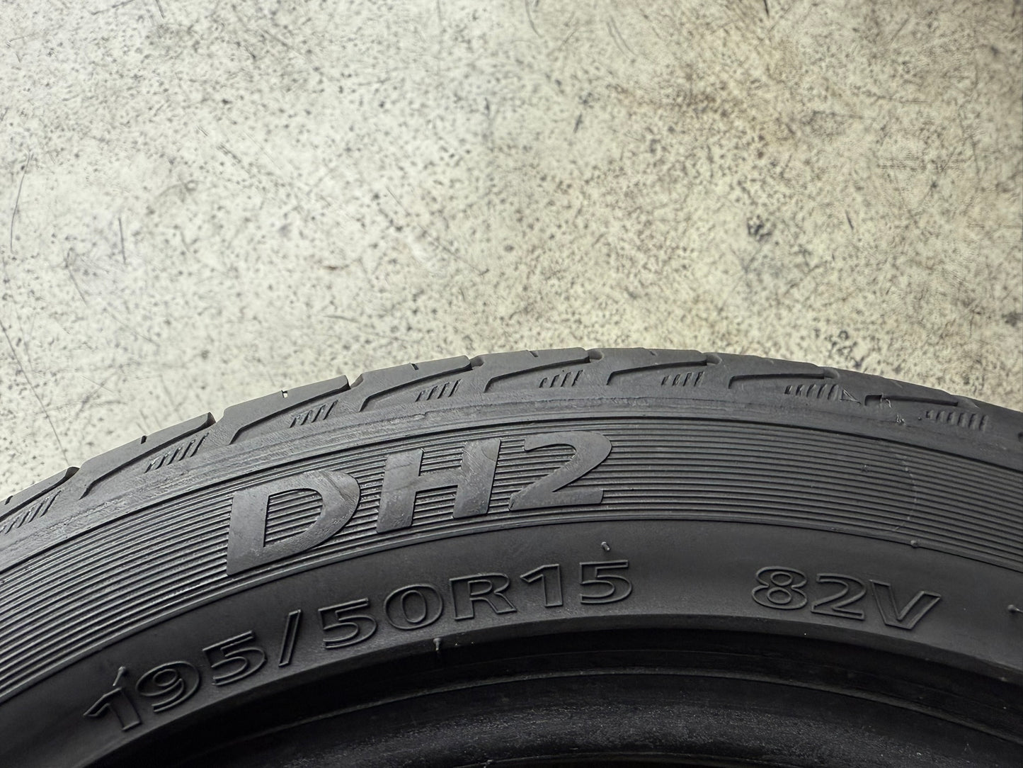 Usato: 2 Gomme 195/50R15 82V Delinte Estive 90% Residui