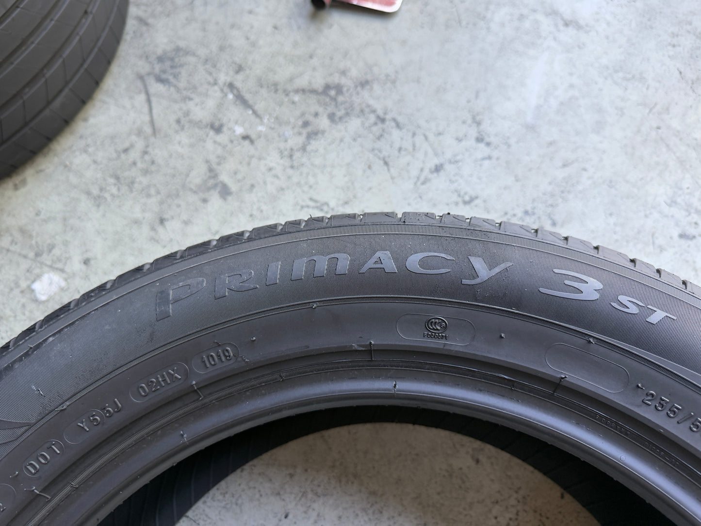 Usato: 4 Pneumatici Michelin Primacy 3 ST 235/55R18 100V Estivi 85% Residui