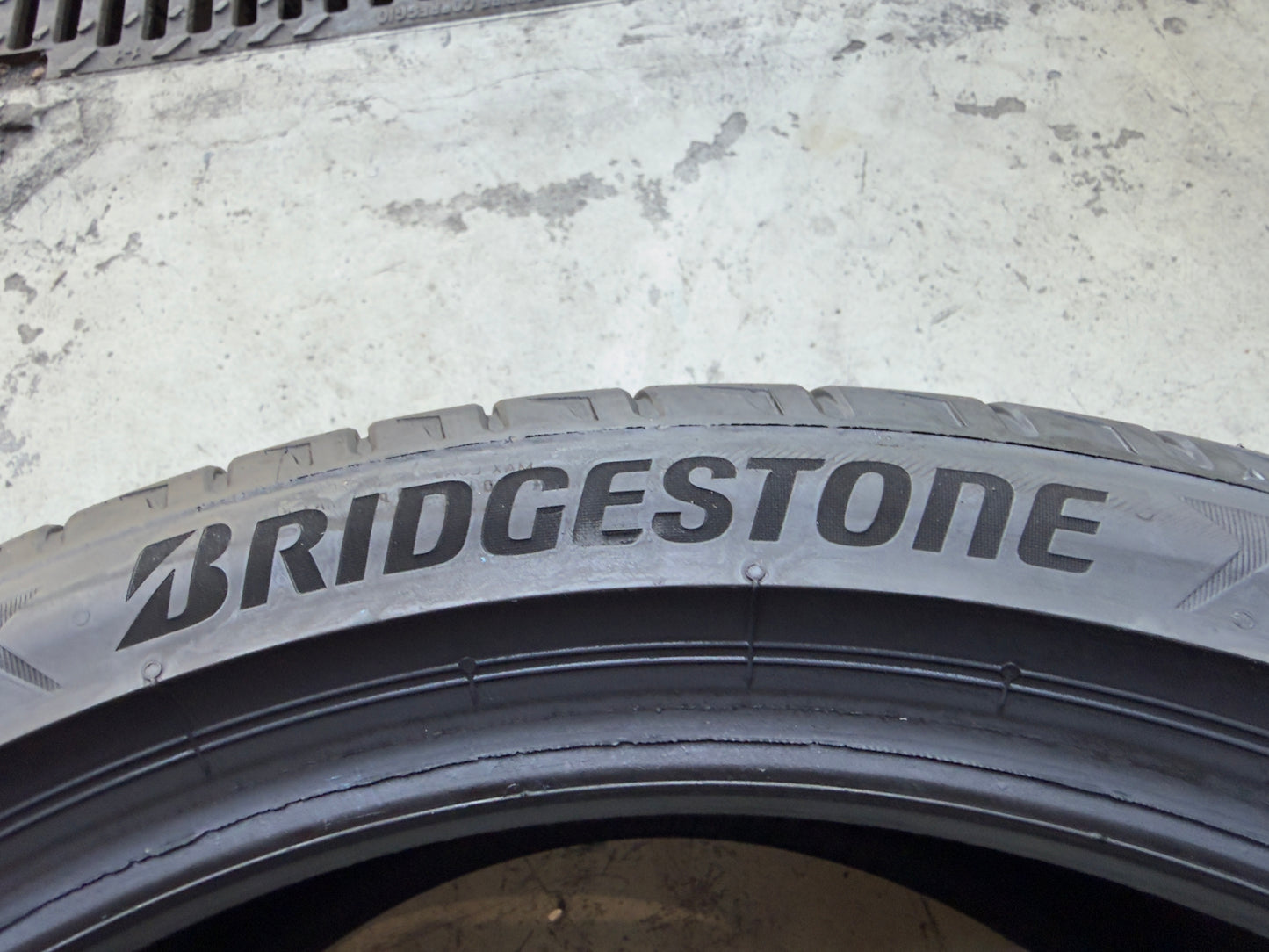 Usato: 4 Pneumatici Bridgestone Potenza Sport 225/40R18 92Y + 255/35R18 94Y Estivi 85-90% Residui