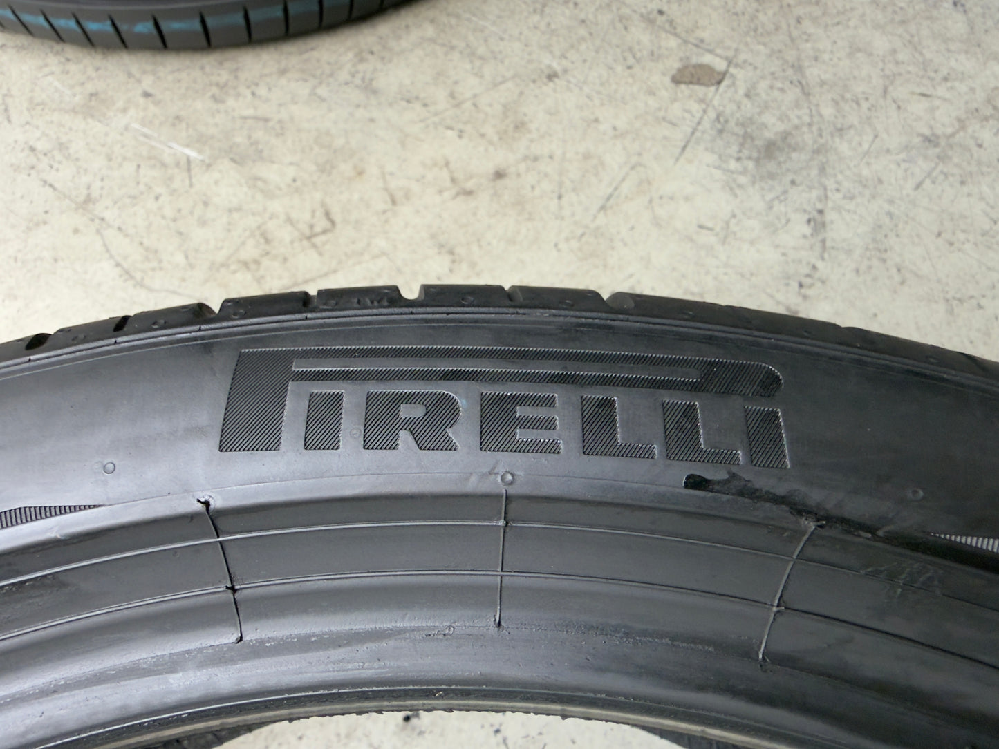 Usato: 4 Pneumatici Pirelli P Zero PZ4 245/40R20 99Y + 275/35R20 102Y XL * MO FSL Estivi 85% Residui