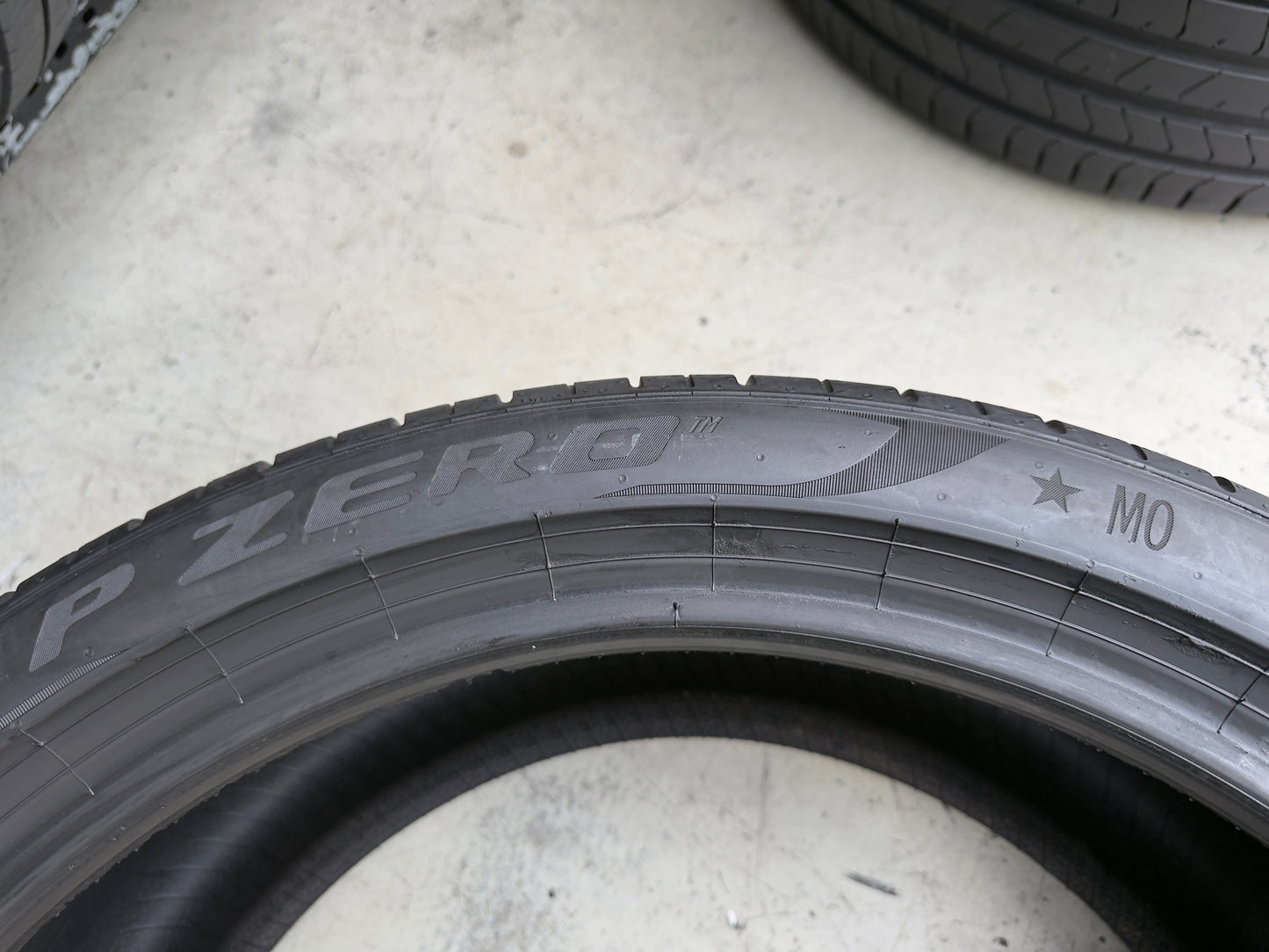 Usato: 4 Pneumatici Pirelli P Zero PZ4 245/40R20 99Y + 275/35R20 102Y XL * MO FSL Estivi 85% Residui