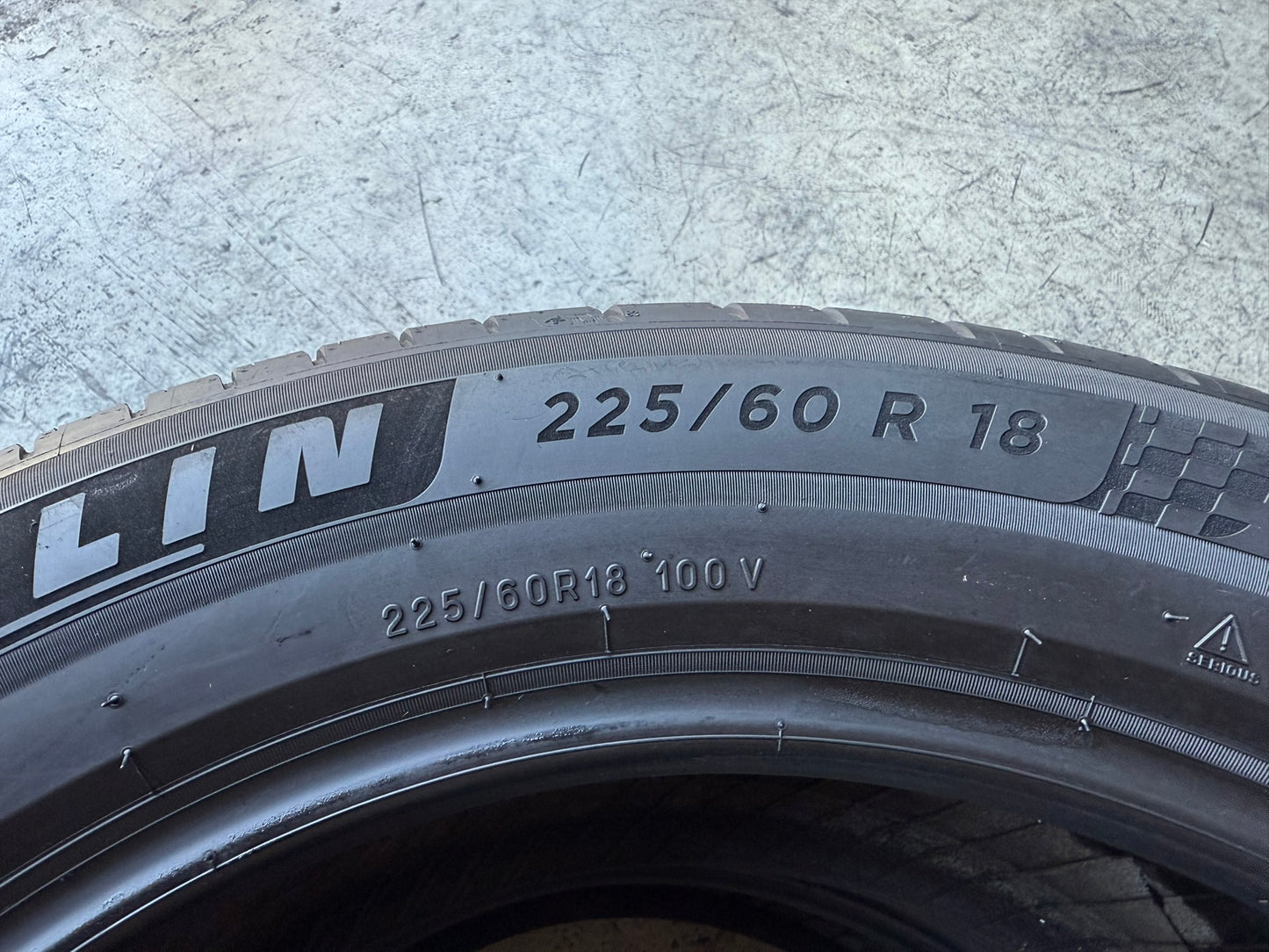 Usato: 2 Gomme 225/60R18 100V Michelin Estivi 95% Residui