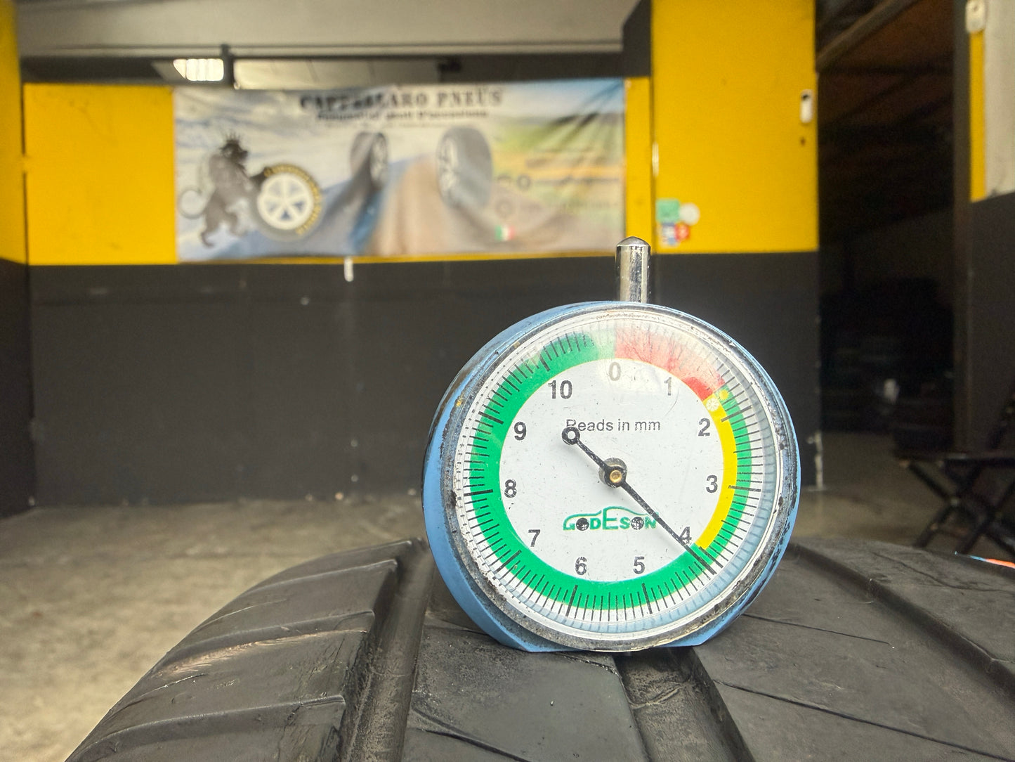 Usato: 2 Gomme 215/55R17 98W XL BFGoodrich Estive 70% residui