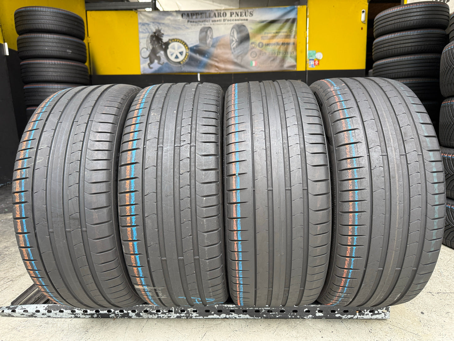 Usato: 4 Pneumatici Pirelli P Zero PZ4 235/40R20 96V XL AR Estivi 85% Residui