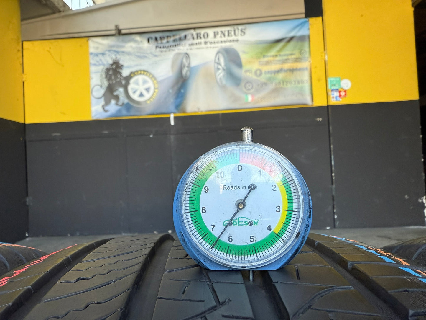 Usato: 4 Gomme 235/50R20 104W XL Pirelli 4 Stagioni 80/90% residui