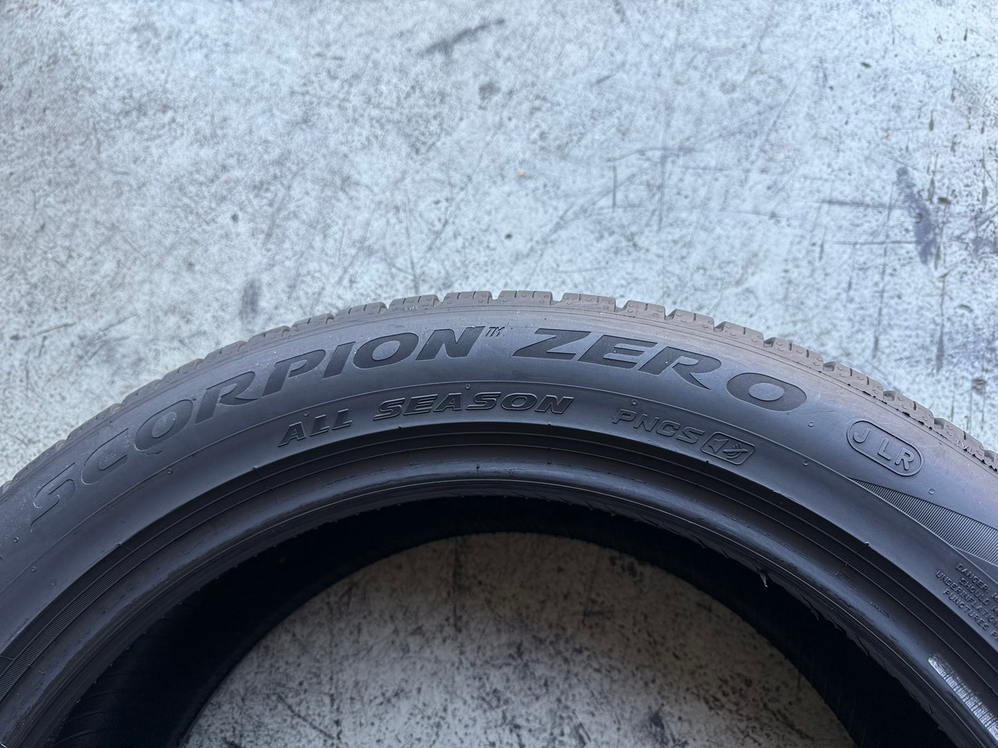 Usato: 4 Gomme 235/50R20 104W XL Pirelli 4 Stagioni 80/90% residui