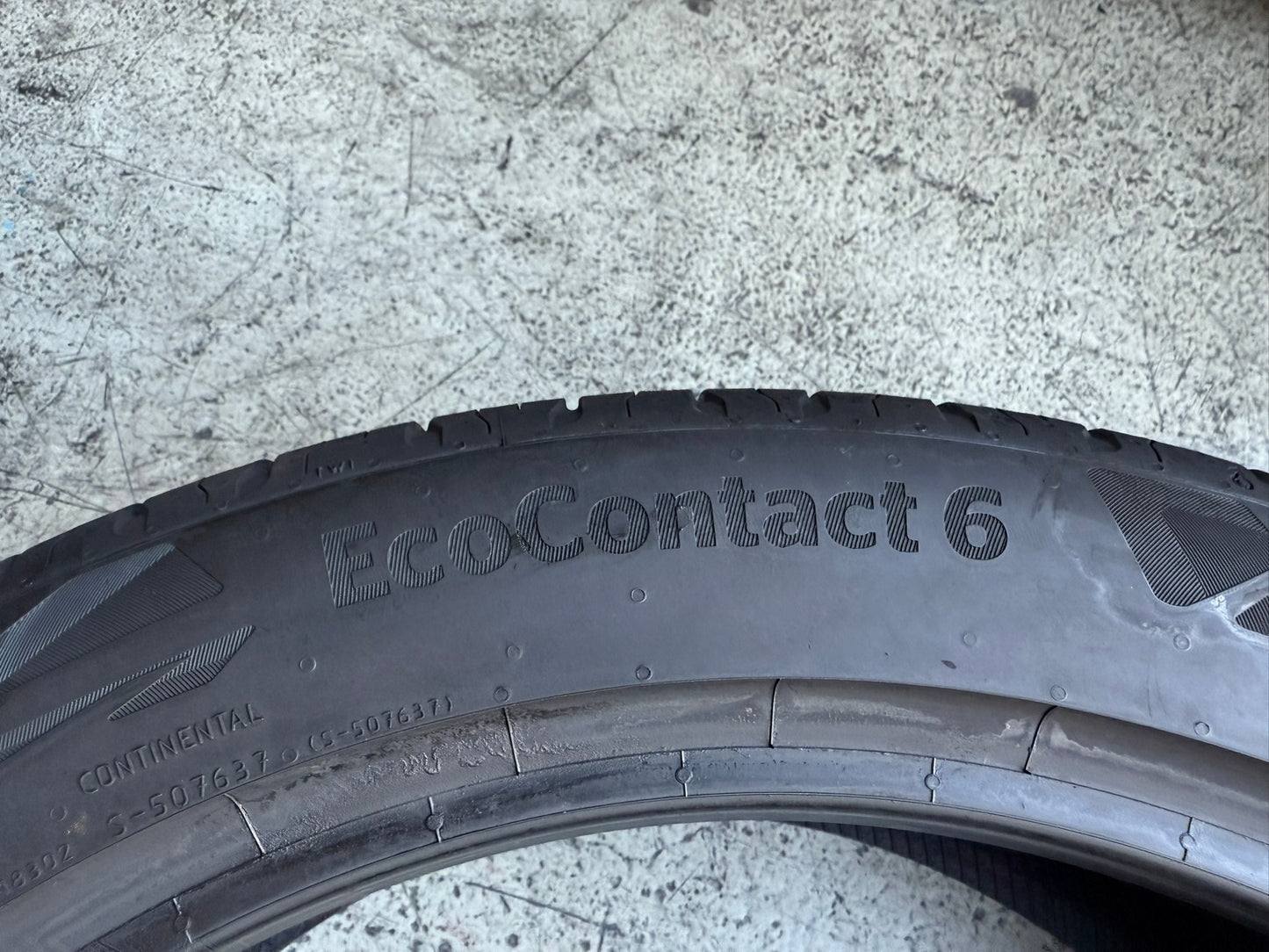 Usato: 4 Gomme 235/45R20 100V XL Continental estive 90% residui