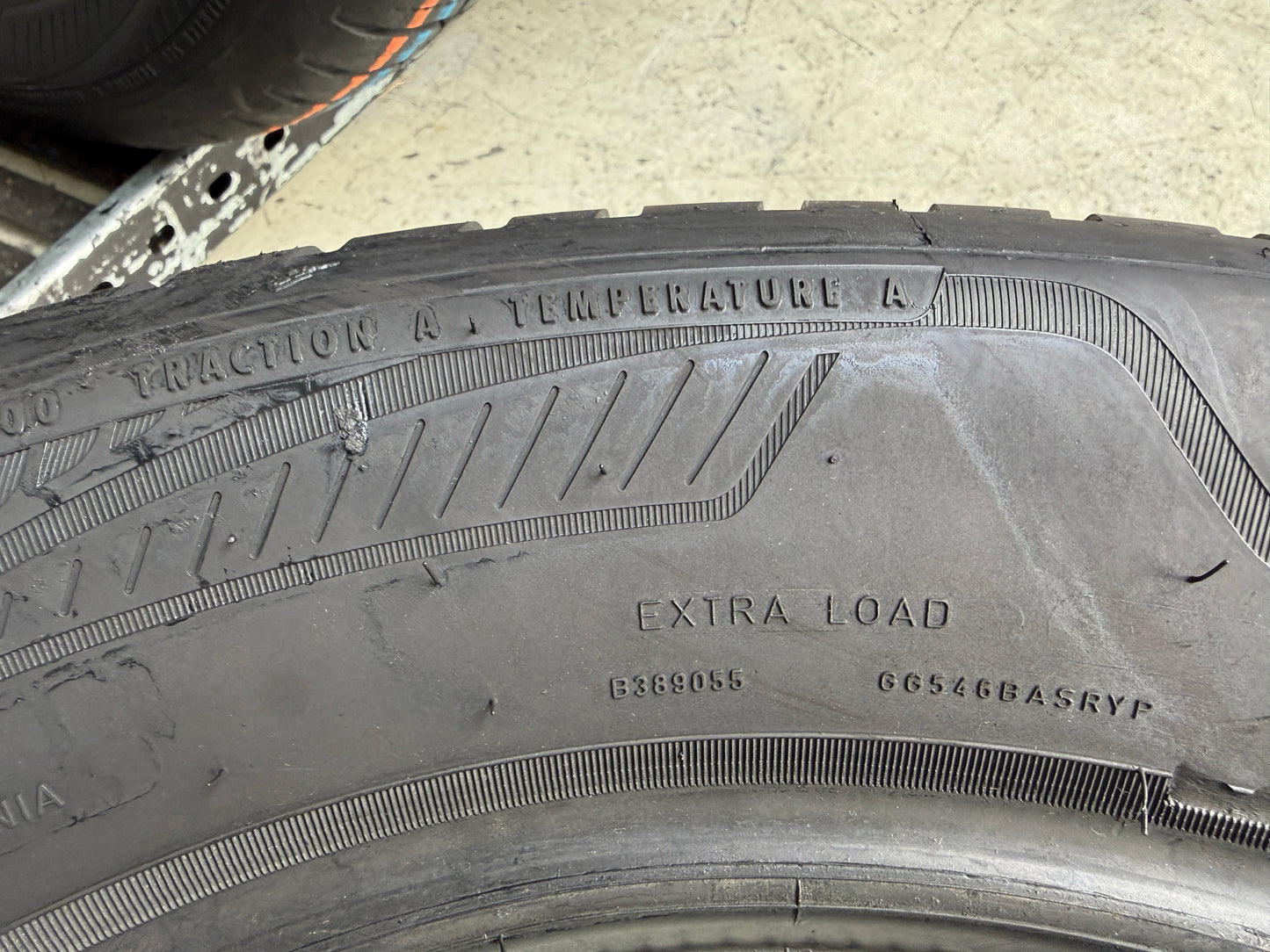 Usato: 4 Pneumatici Goodyear Vector 4Seasons Gen-3 215/60R17 100H XL 4 Stagioni 90% Residui