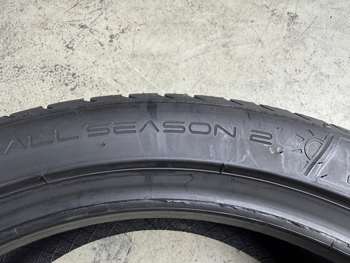 Usato: 2 Pneumatici Dunlop All Season 2 225/45R18 95Y XL 4 Stagioni 90% Residui