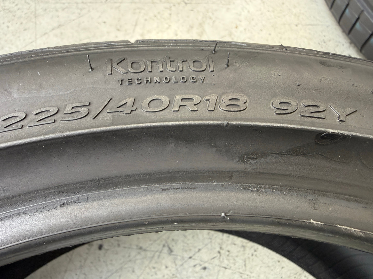 Usato: 2 Pneumatici Hankook Ventus S1 evo 225/40R18 92Y Estivi 80% Residui