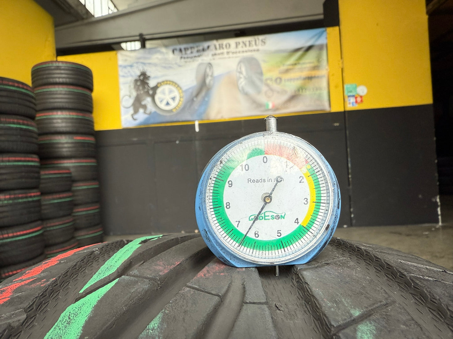 Usato: 2 Gomme 215/50R18 96W XL Uniroyal Estive 95% Residui