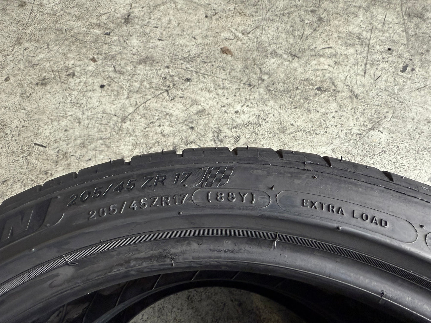 Usato: 2 Gomme 205/45R17 88Y XL Michelin Estivi 90% Residui