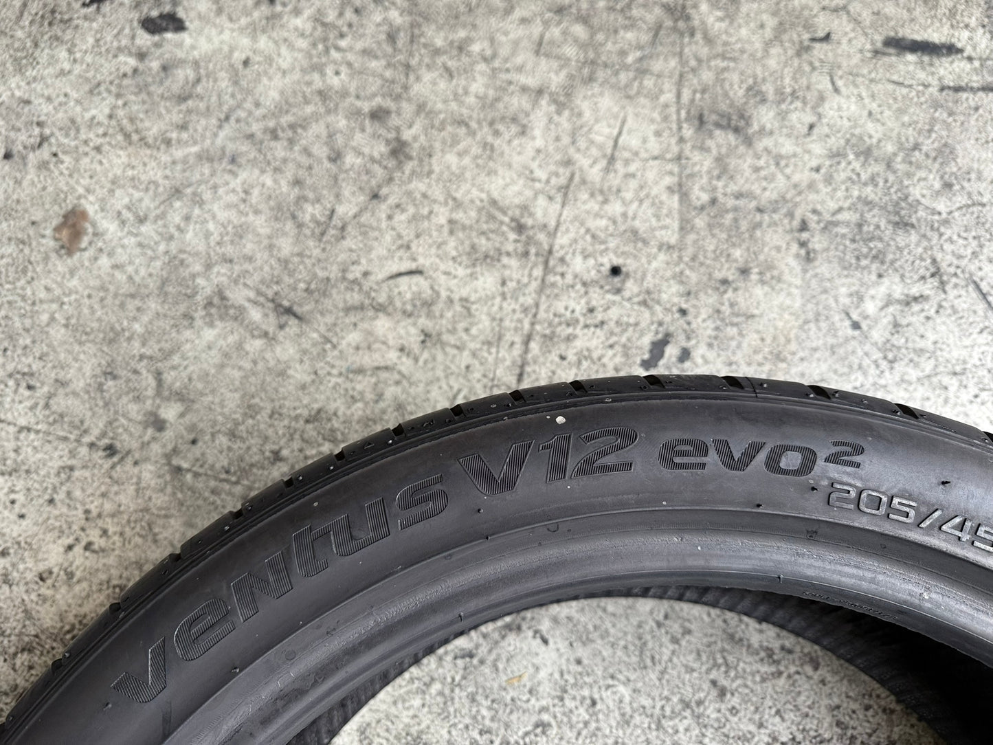 Usato: 4 Gomme 205/45R17 88V XL Hankook Estivi 90% Residui