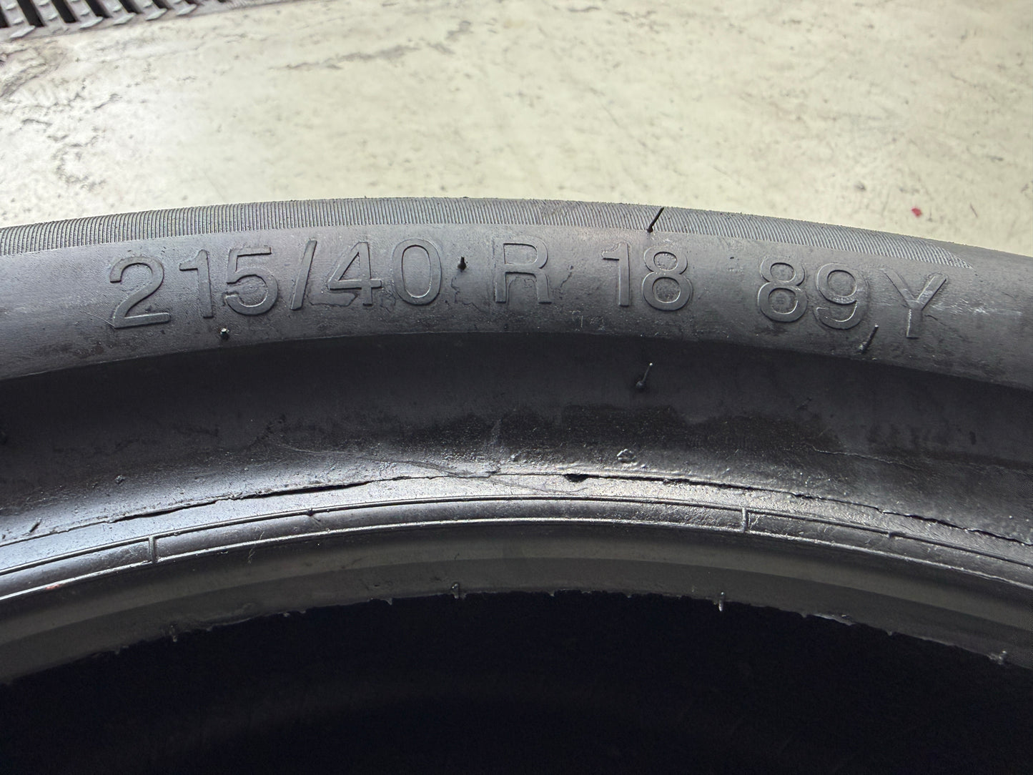 Usato: 2 Pneumatici Vredestein Ultrac 215/40R18 89Y XL (*) FSL Estivi 85% Residui