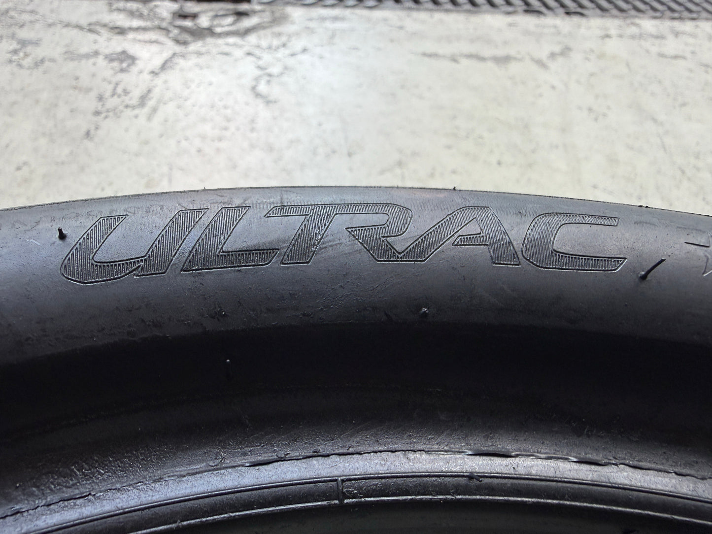 Usato: 2 Pneumatici Vredestein Ultrac 215/40R18 89Y XL (*) FSL Estivi 85% Residui