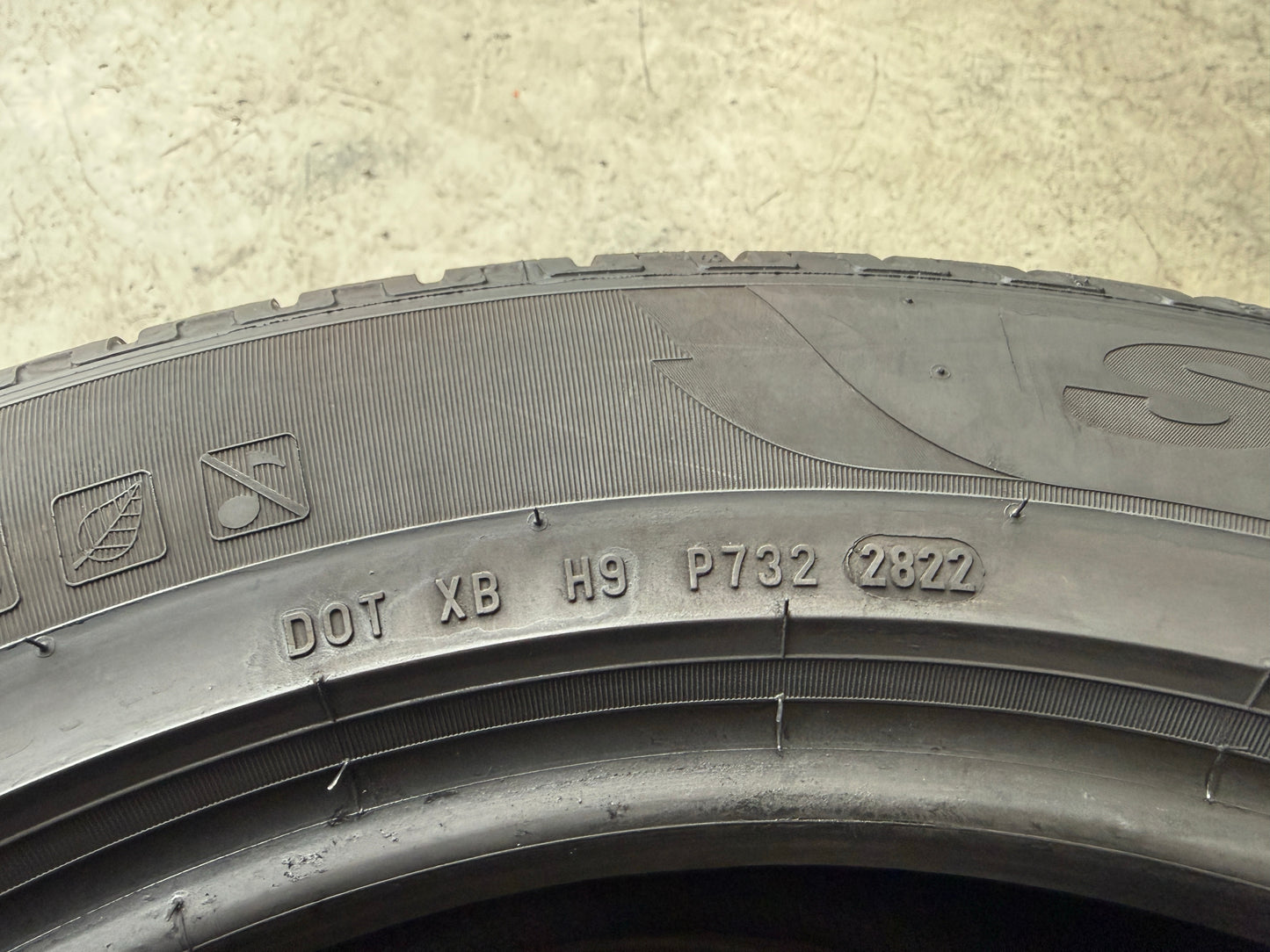 Usato: 2 Gomme 235/55R18 104H XL Pirelli Invernali 85% residui