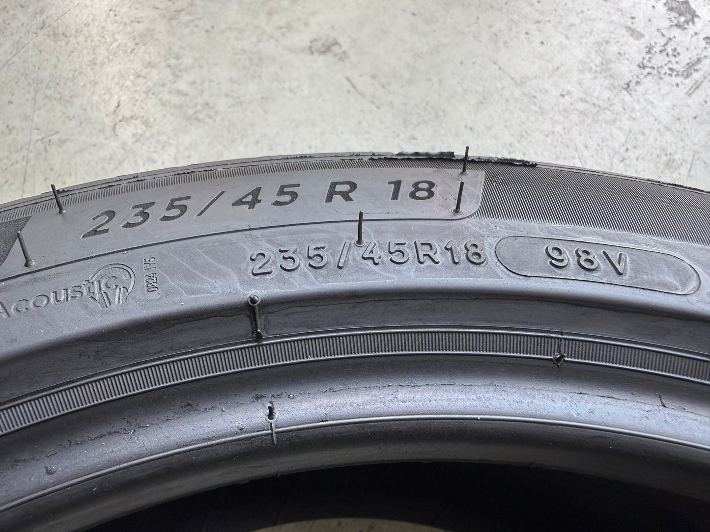 Usato: 2 Pneumatici Michelin e.Primacy 235/45R18 98V XL Seal Inside Acoustic T2 Estivi 75% Residui
