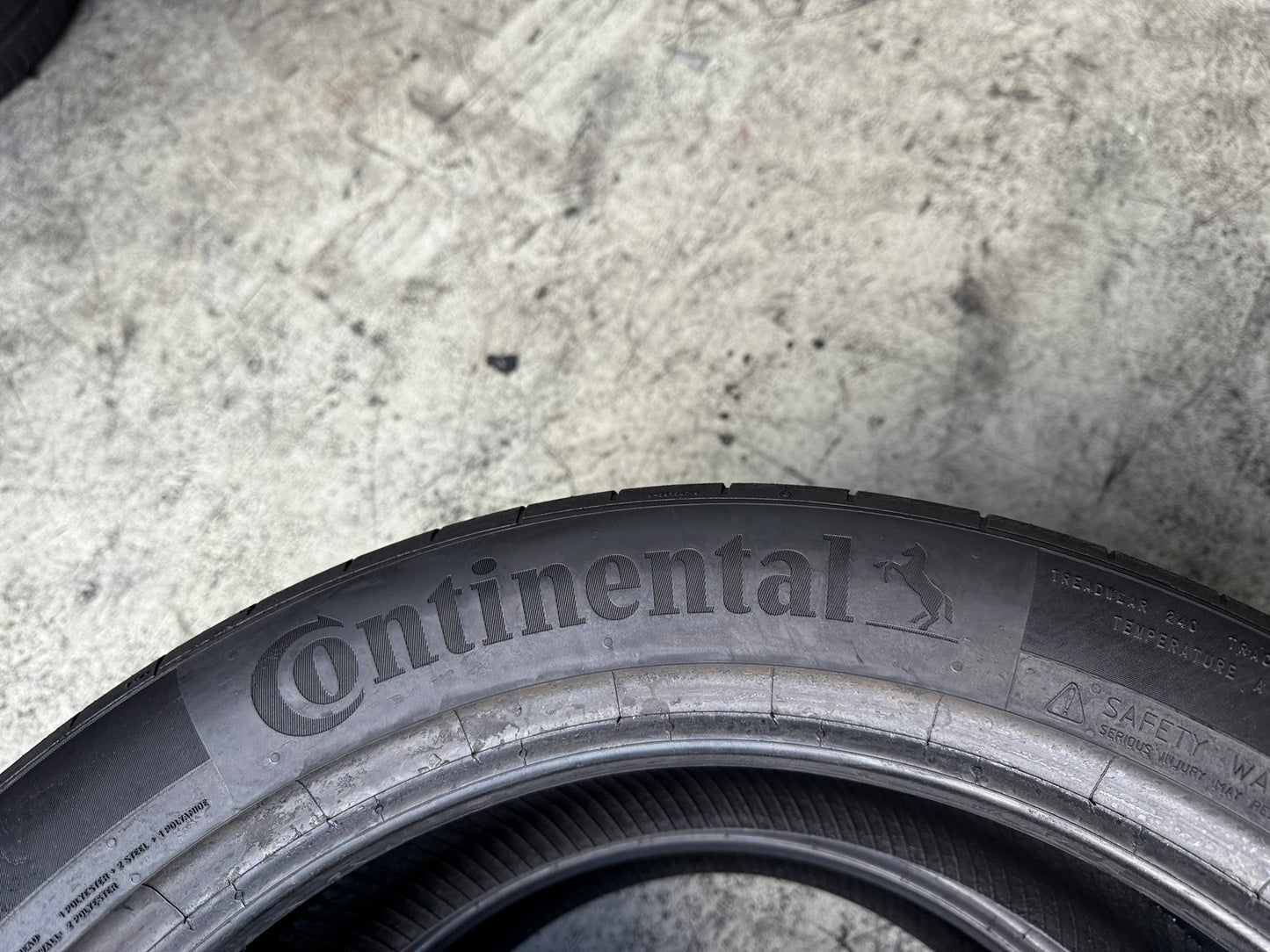 Usato: 2 Gomme 245/45R19 102Y XL Continental Estive 90% Residuo