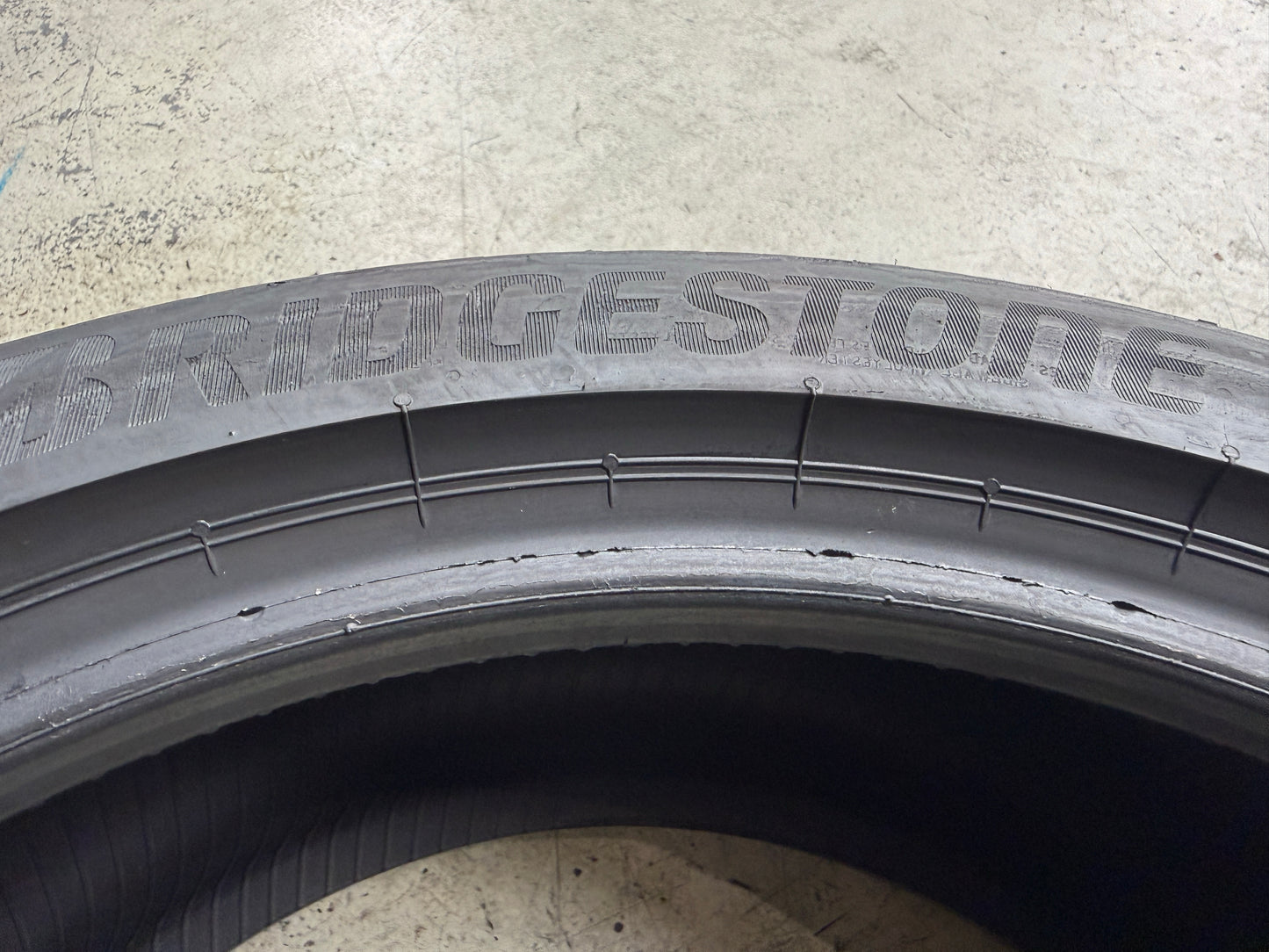 Usato: 2 Pneumatici Bridgestone Turanza T005 245/40R19 94W MFS Estivi 85% Residui