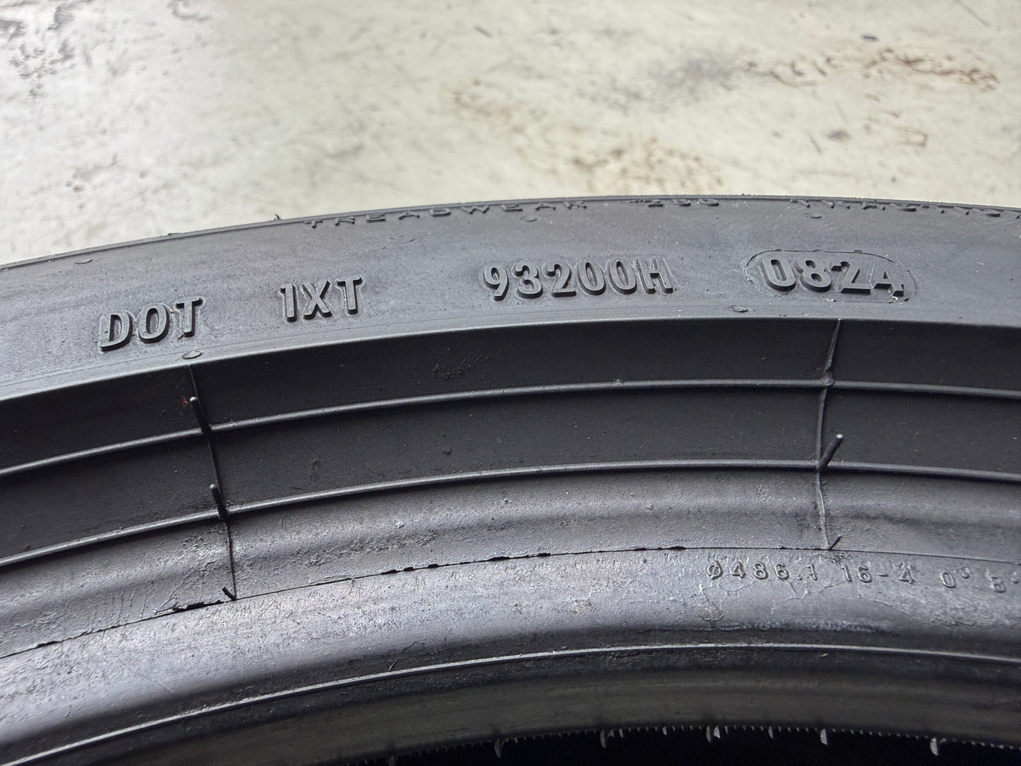 Usato: 2 Pneumatici Pirelli P Zero PZ4 245/40R19 98Y XL MFS Estivi 85% Residui