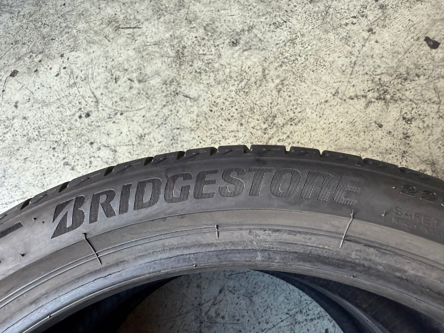 Usato: 2 Gomme 225/40R18 92Y XL Bridgestone Estive 85% Residuo