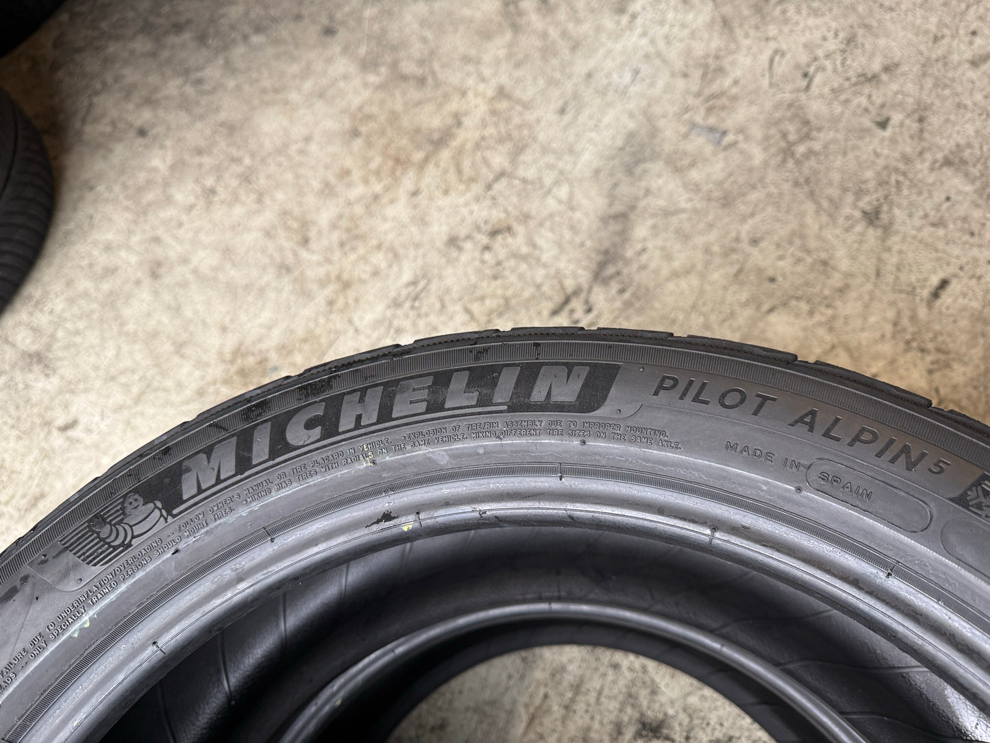Usato: 2 Gomme 255/40R18 99V XL Michelin Invernali 80% residui