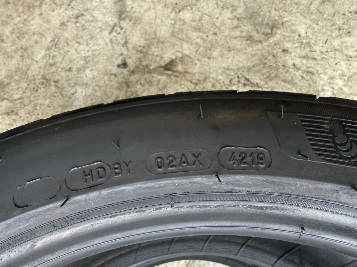 Usato: 2 Gomme 255/40R19 100V XL Michelin Invernali 95% residui