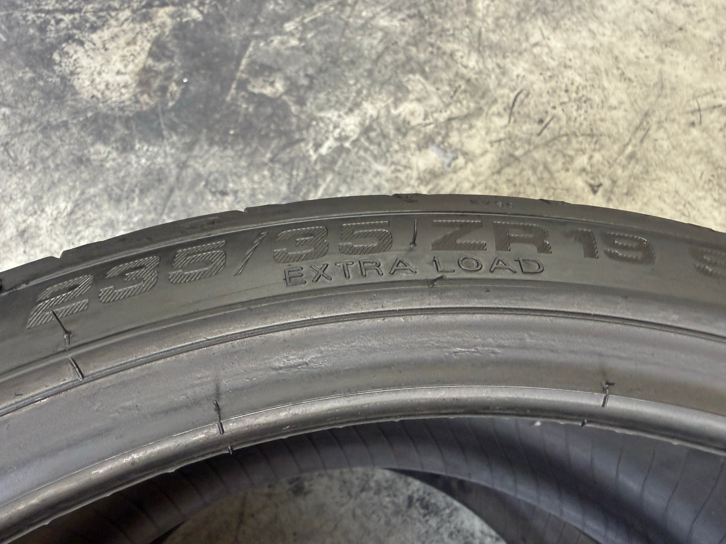 Usato: 2 Pneumatici Riken Ultra High Performance 235/35ZR19 91Y XL FR Estivi 90% Residui