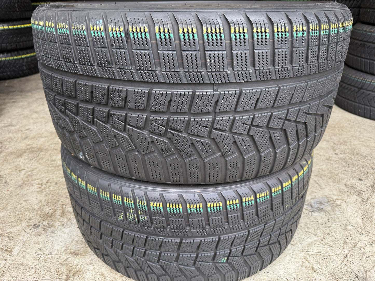 Usato: 2 Gomme 285/30R22 101W XL Hankook Invernali 90% residui