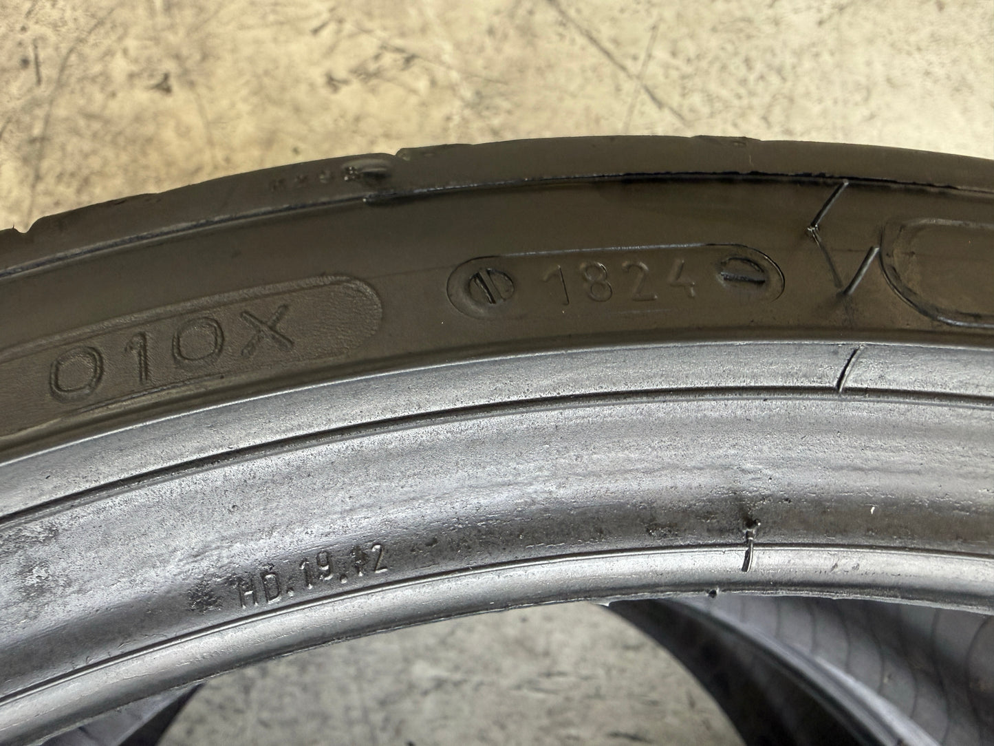 Usato: 2 Pneumatici Riken Ultra High Performance 235/35ZR19 91Y XL FR Estivi 90% Residui