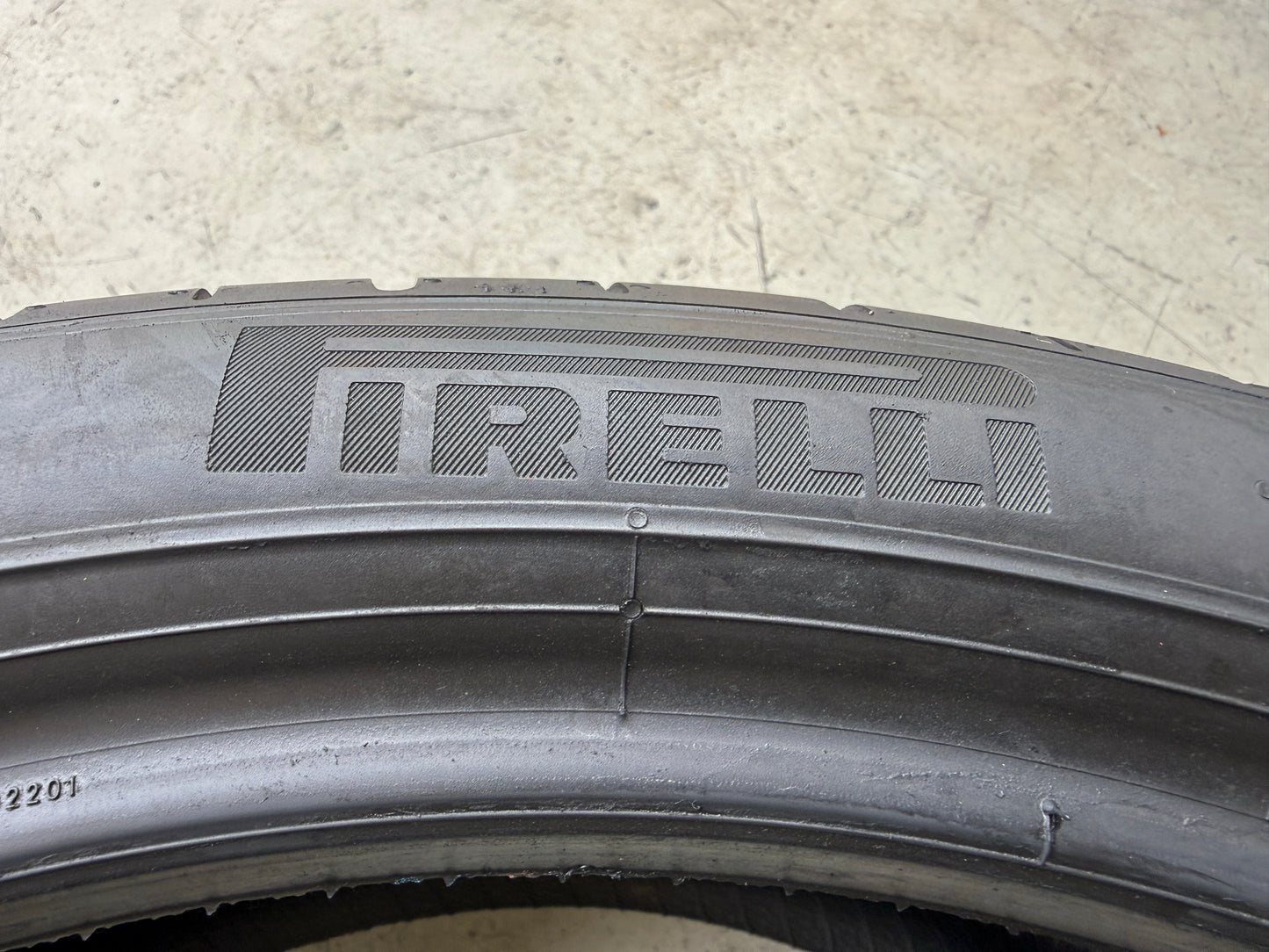 Usato: 2 Pneumatici Pirelli P Zero PZ4 245/35R20 95Y XL MFS Estivi 90% Residui