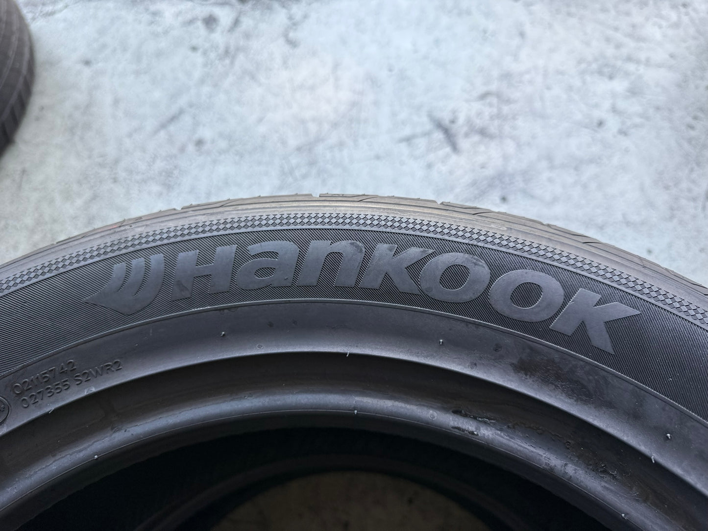 Usato: 2 Gomme 235/55R18 100V Hankook Estive 90% Residuo