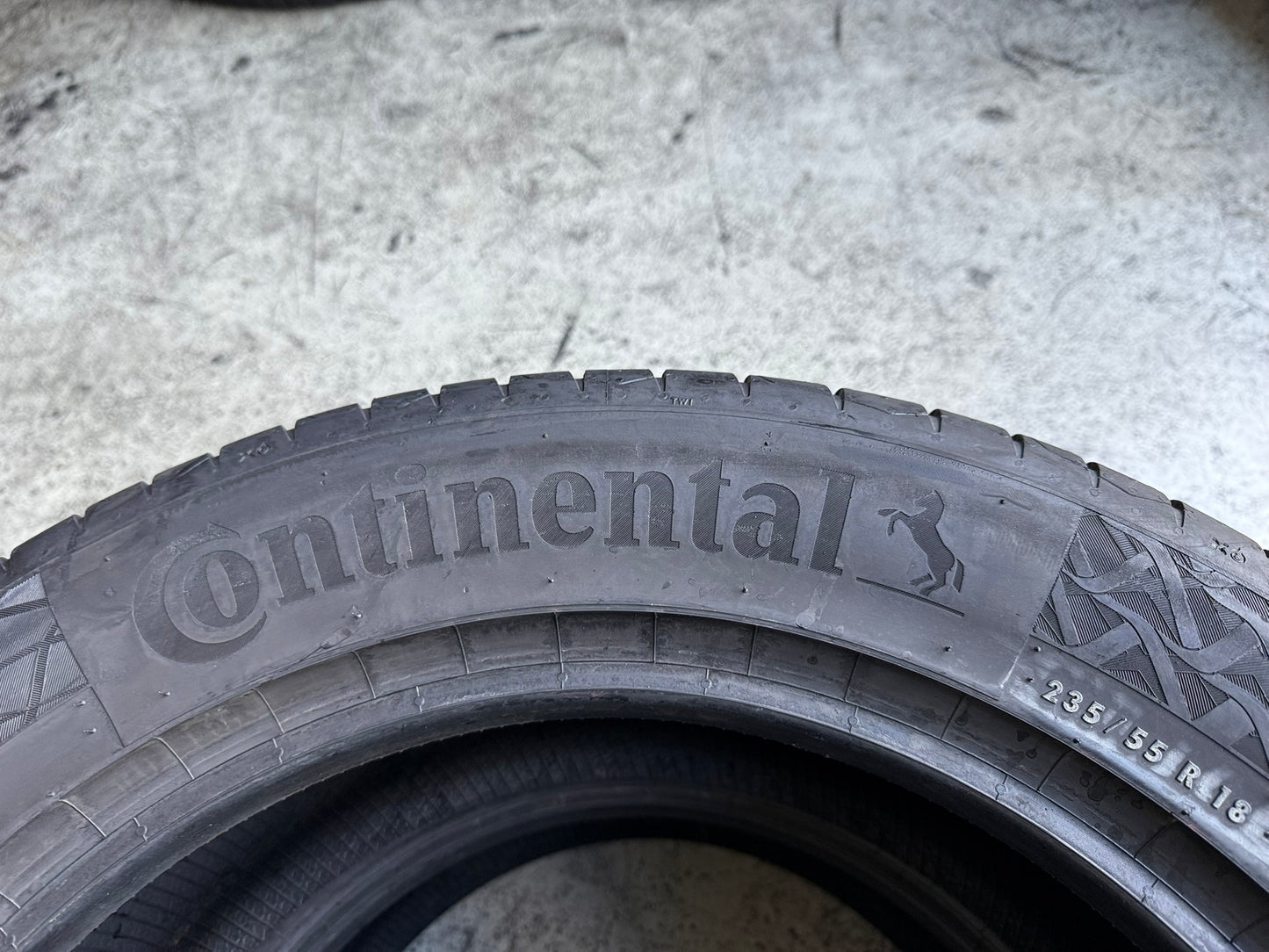 Usato: 2 Gomme 235/55R18 100V Continental Estive 95% Residuo