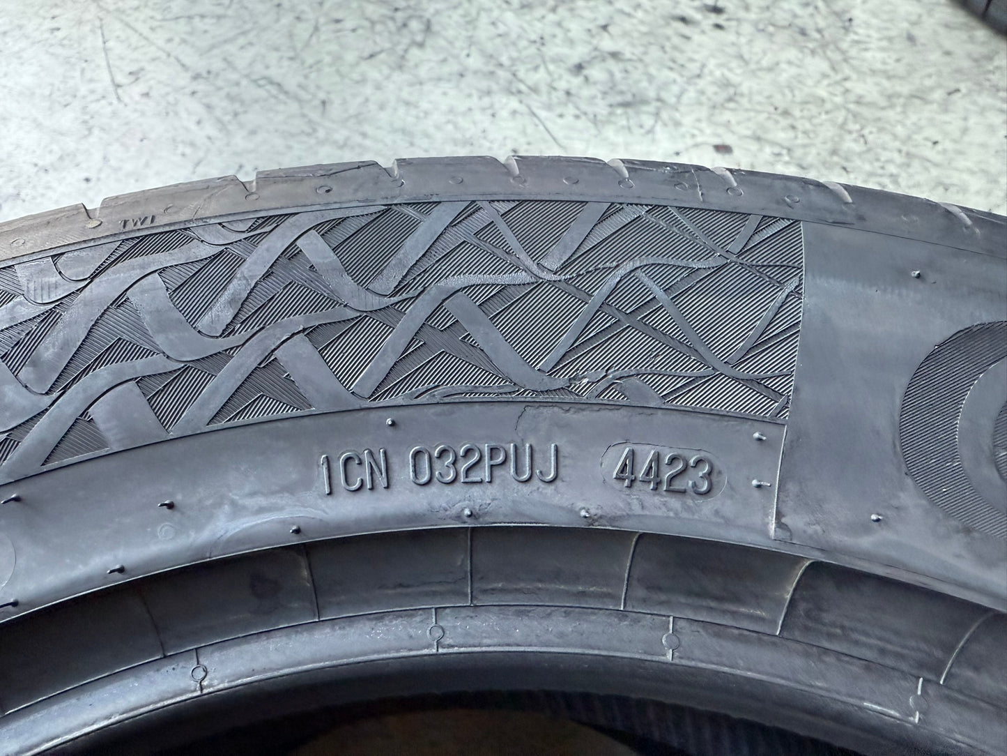Usato: 2 Gomme 235/55R18 100V Continental Estive 95% Residuo