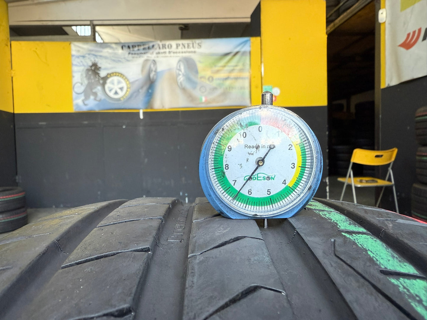 Usato: 2 Gomme 235/55R18 100V Continental Estive 95% Residuo