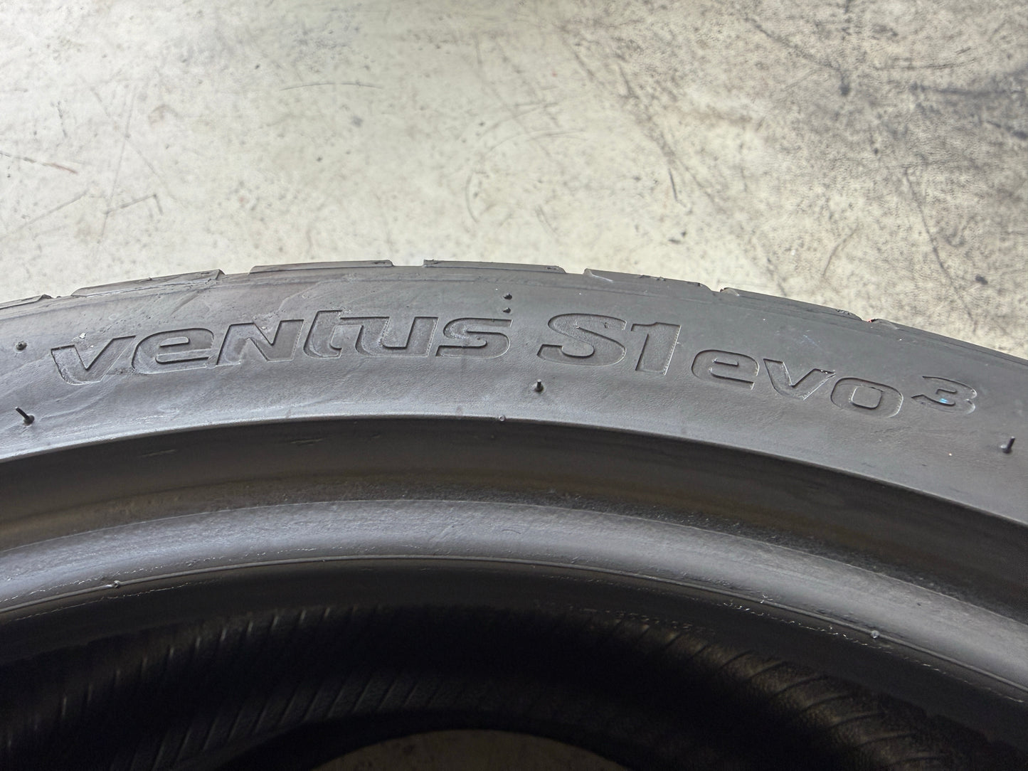 Usato: 2 Pneumatici Hankook Ventus S1 Evo3 K127 245/35R20 95Y XL FSL Estivi 90% Residui