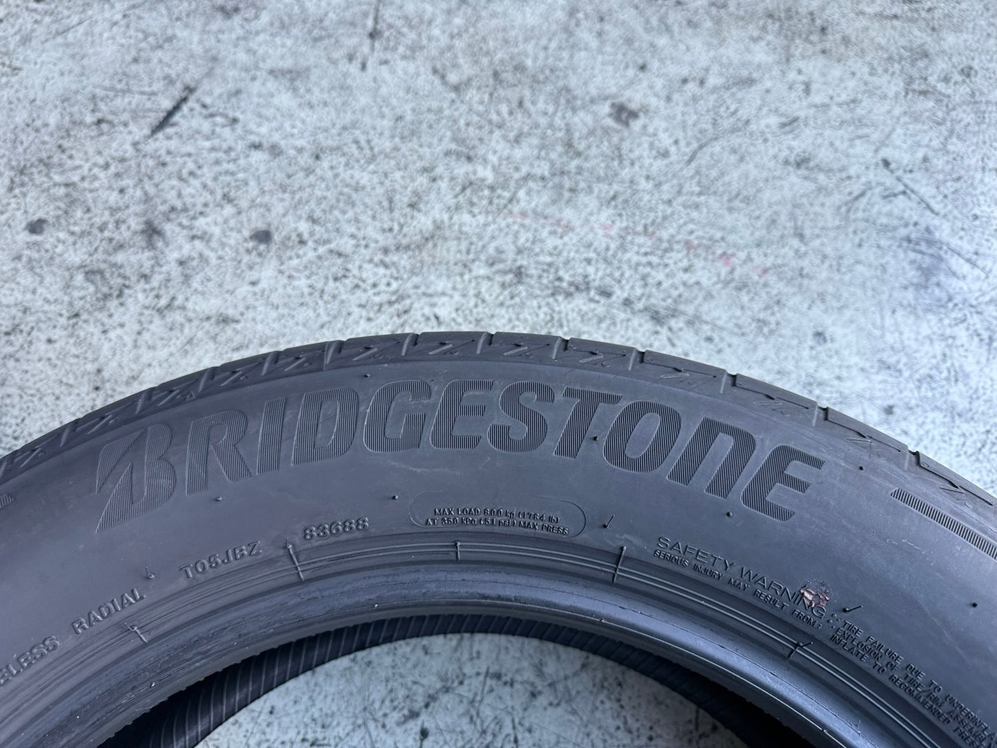 Usato: 4 Gomme 235/55R18 100V Bridgestone Estive 85–90% Residuo