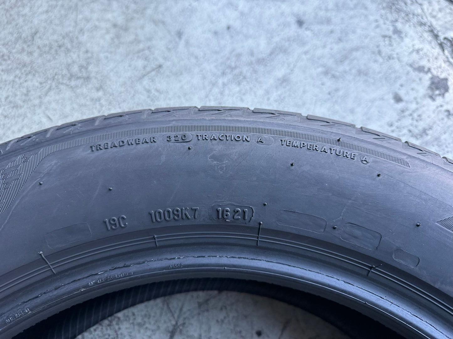 Usato: 4 Gomme 235/55R18 100V Bridgestone Estive 85–90% Residuo