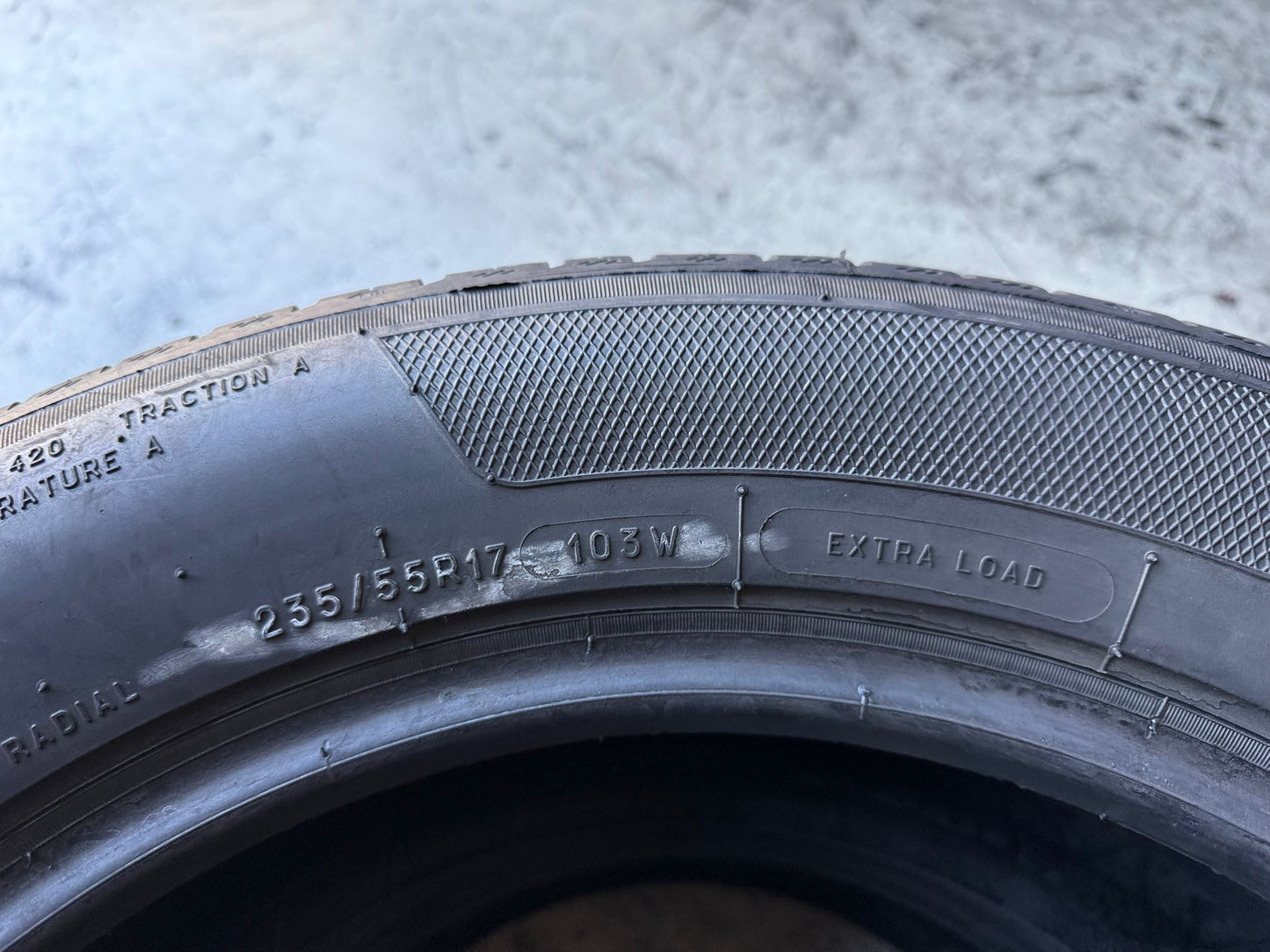 Usato: 2 Gomme 235/55R17 103W XL Kleber Estive 90% Residuo