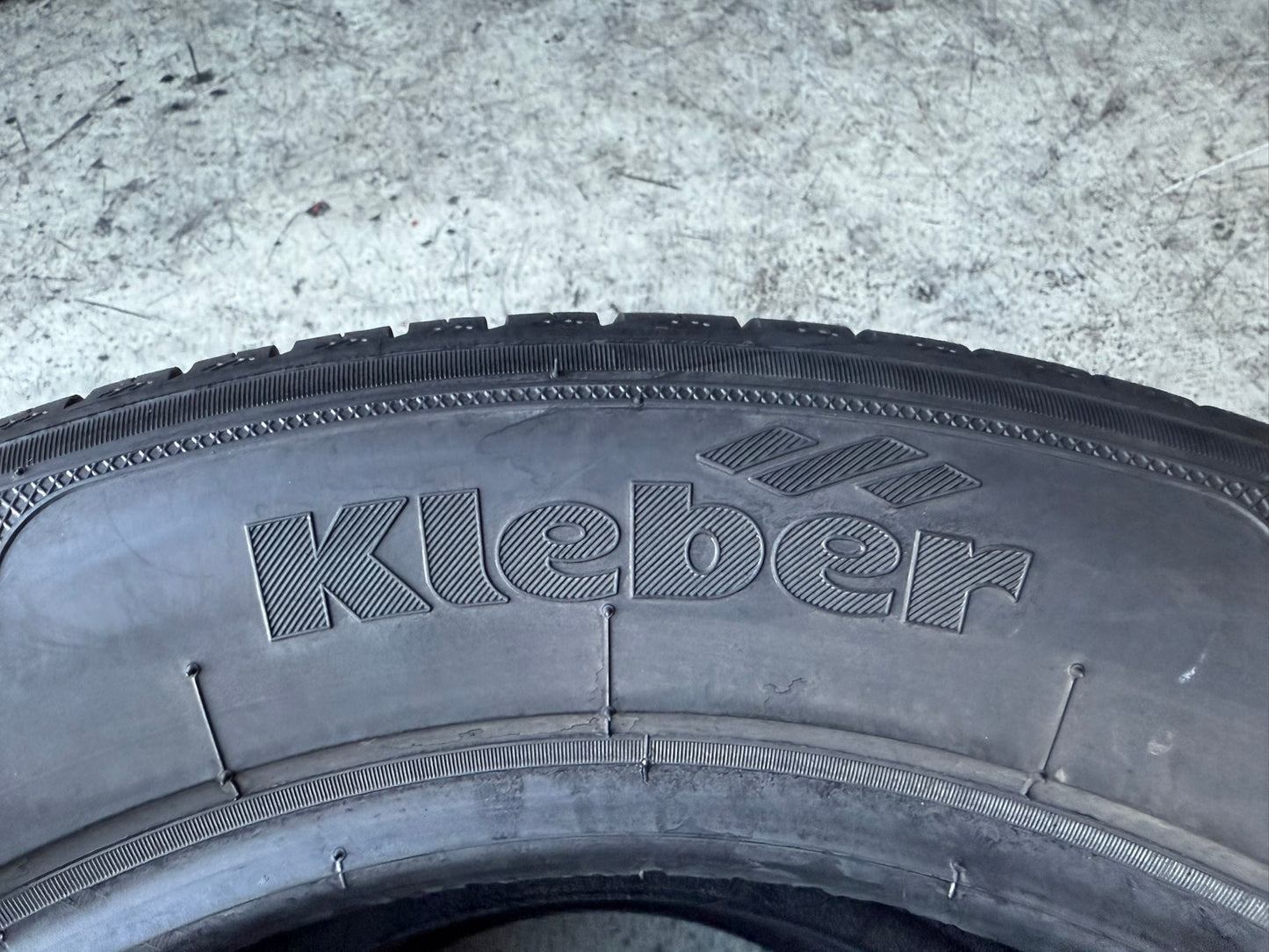 Usato: 2 Gomme 235/55R17 103W XL Kleber Estive 90% Residuo