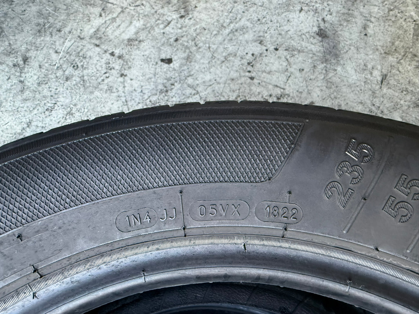 Usato: 2 Gomme 235/55R17 103W XL Kleber Estive 90% Residuo