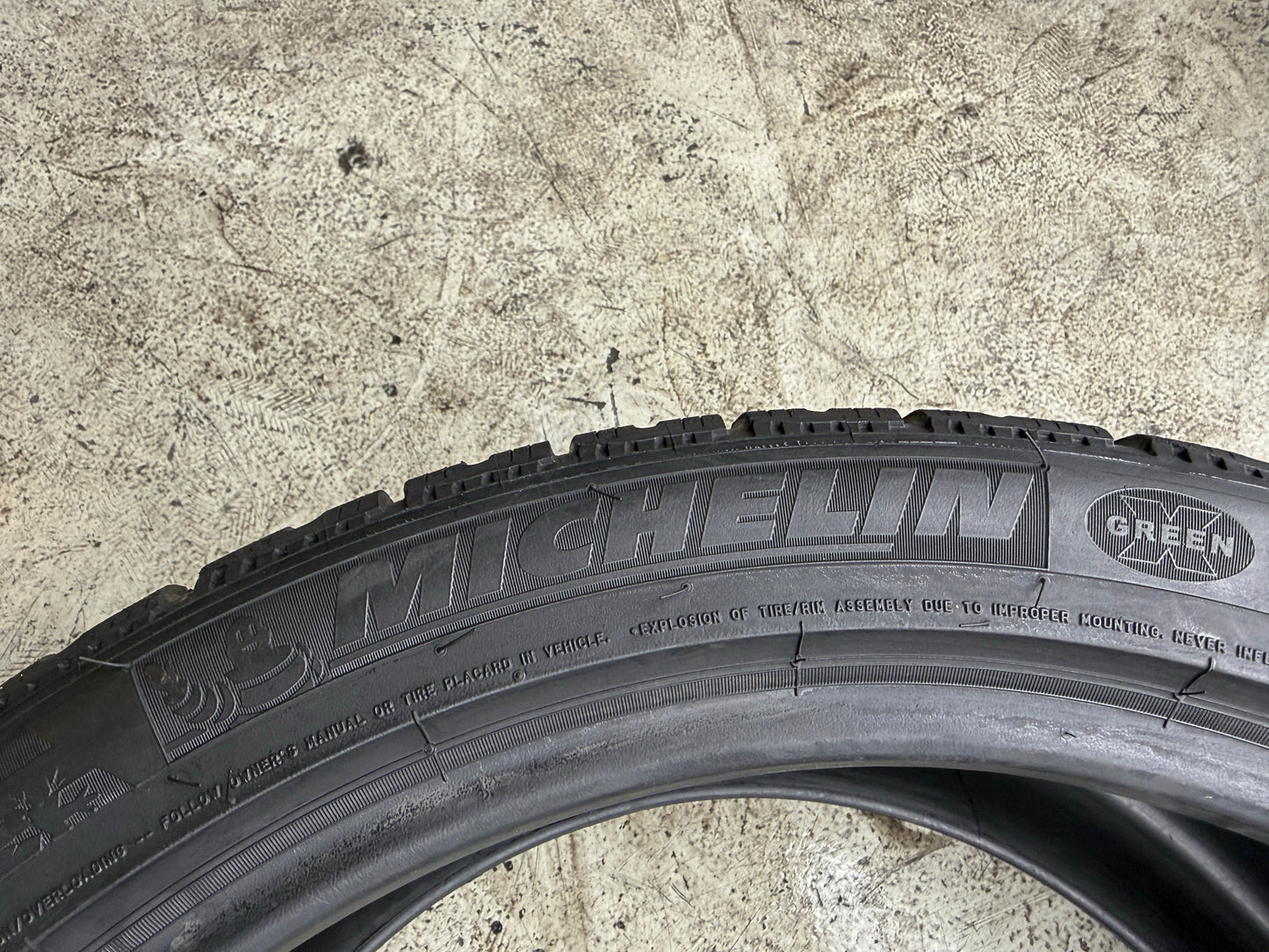 Usato: 2 Gomme 255/35R19 96V XL Michelin Invernali 90% residui