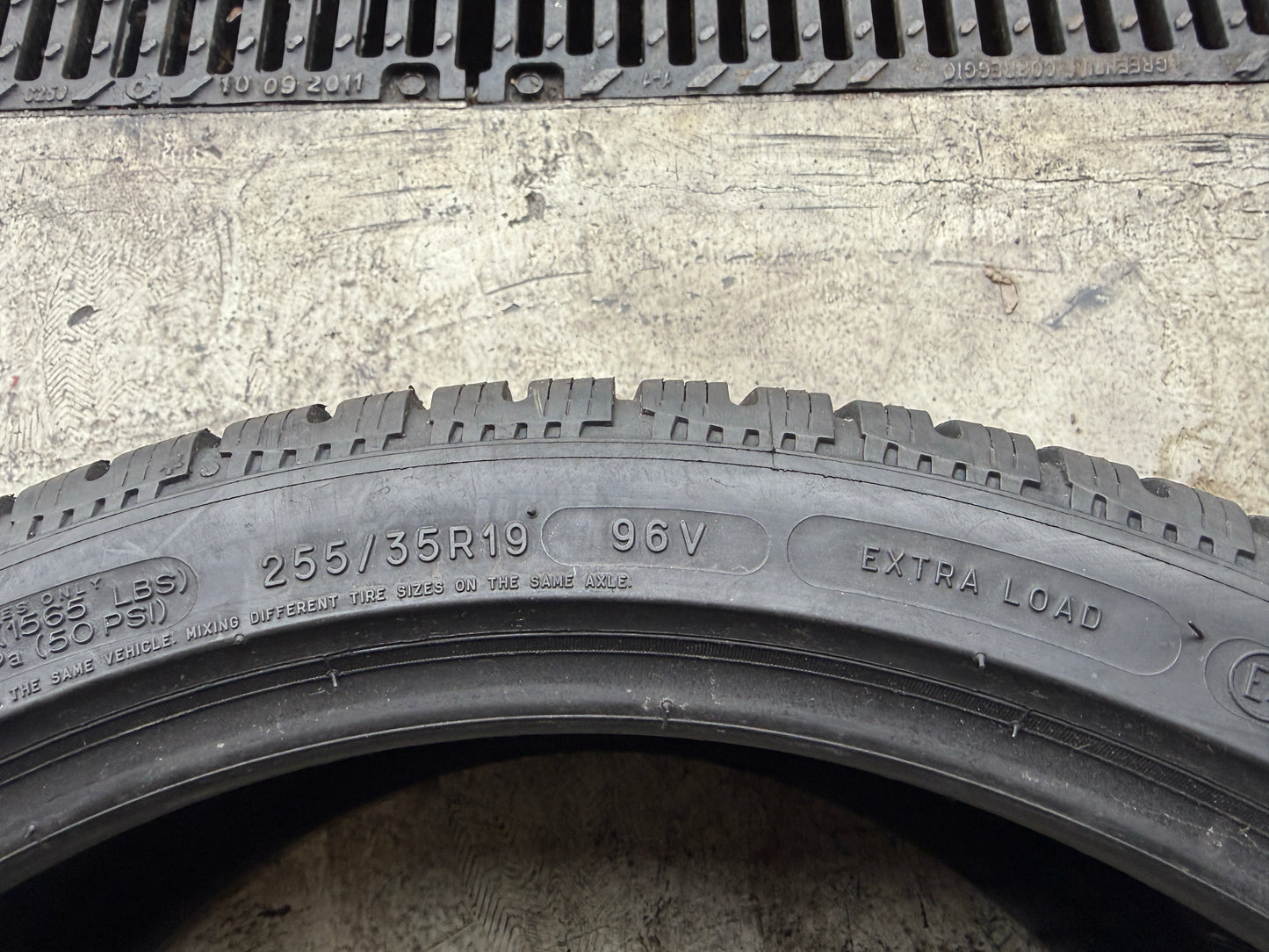 Usato: 2 Gomme 255/35R19 96V XL Michelin Invernali 90% residui