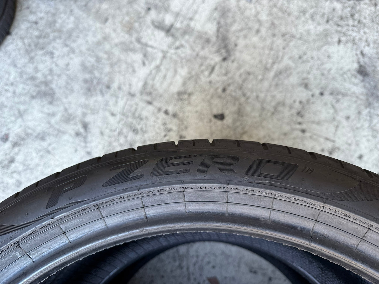 Usato: 2 Gomme 275/35R20 102W XL Pirelli Estive 99% Residuo