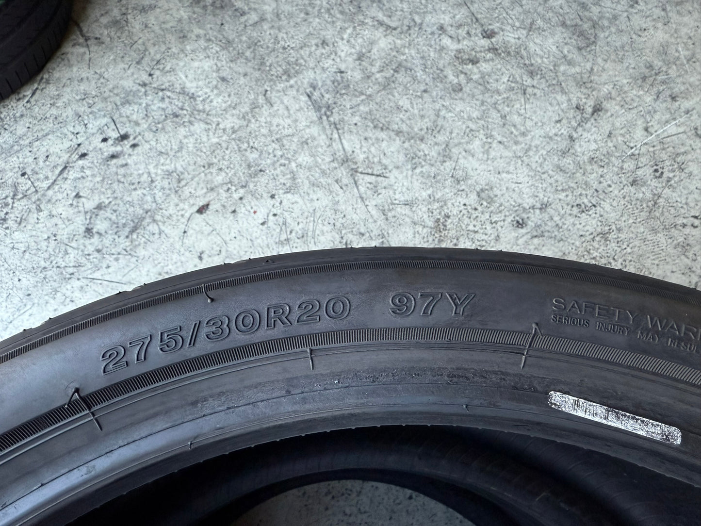 Usato: 2 Gomme 275/30R20 97Y XL Bridgestone Estive 90% Residuo
