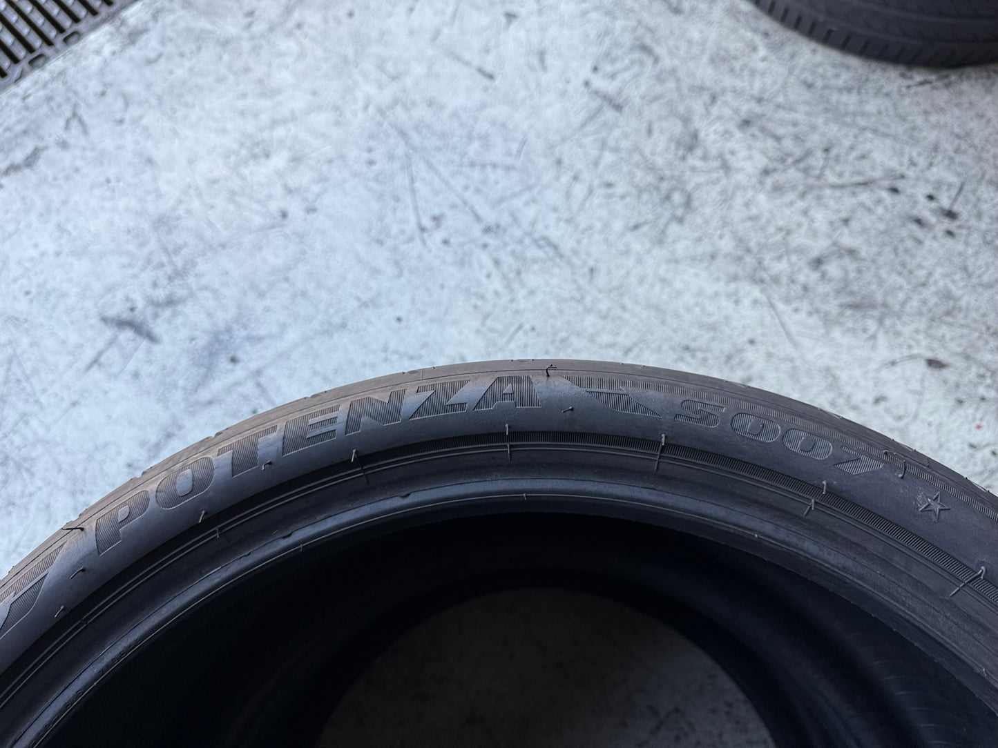 Usato: 2 Gomme 275/30R20 97Y XL Bridgestone Estive 90% Residuo