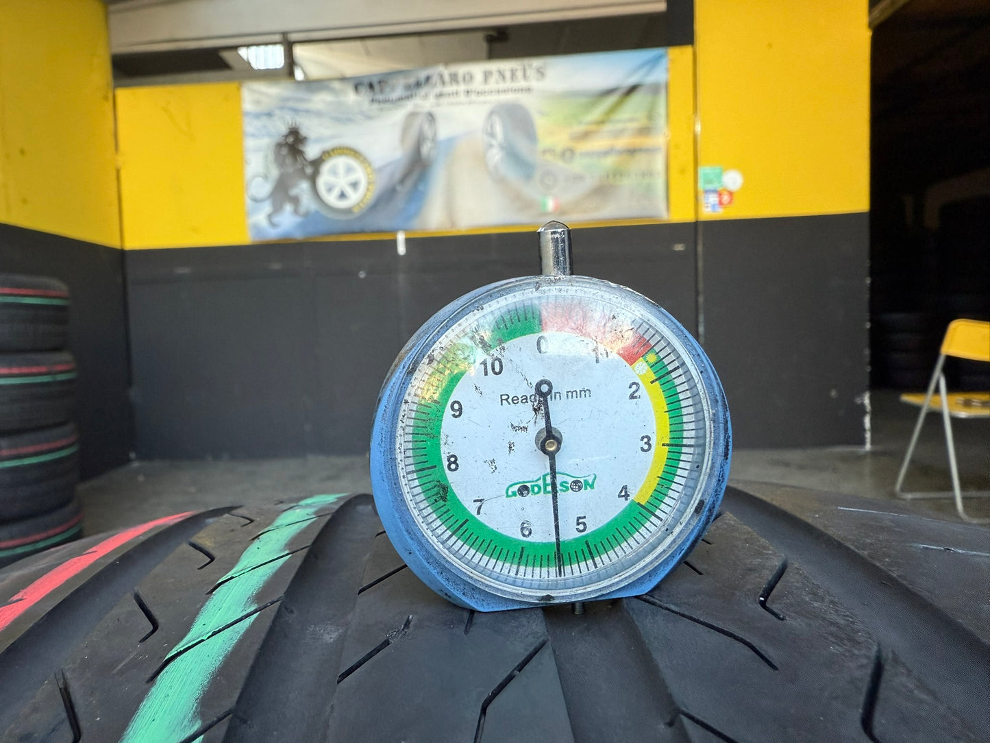 Usato: 2 Gomme 245/40R20 99Y XL Continental Estive 90% Residuo